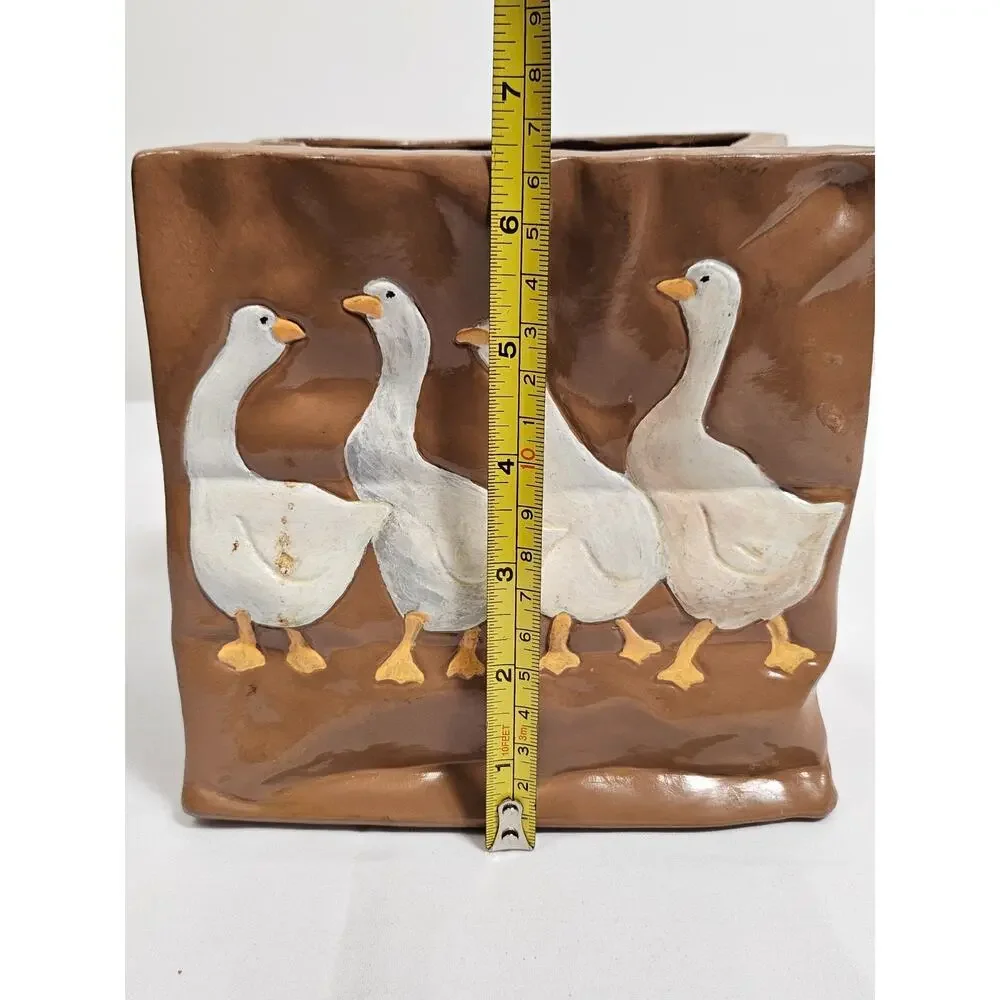 Vintage 1987 Nowell’s Ceramic Paper Bag Design Pot With Large Ducks - Picture 8 of 10